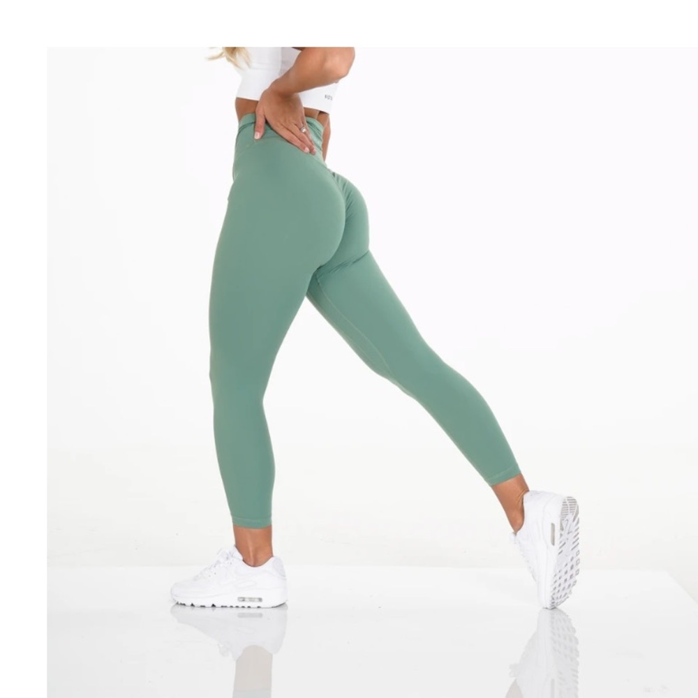 NVGTN SIGNATURE LEGGINGS